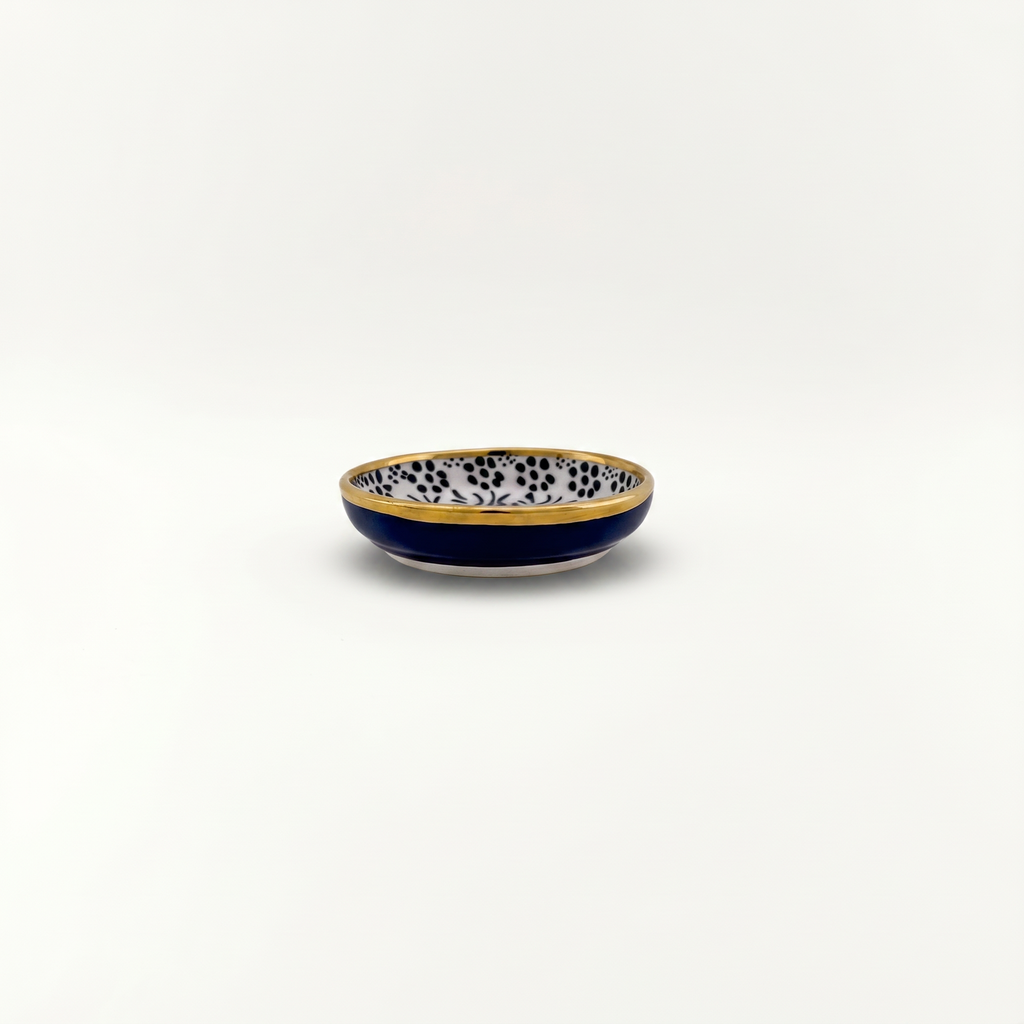 Place_the_ceramic_piece_on_a_c_Nano_Banana_2_99297.png