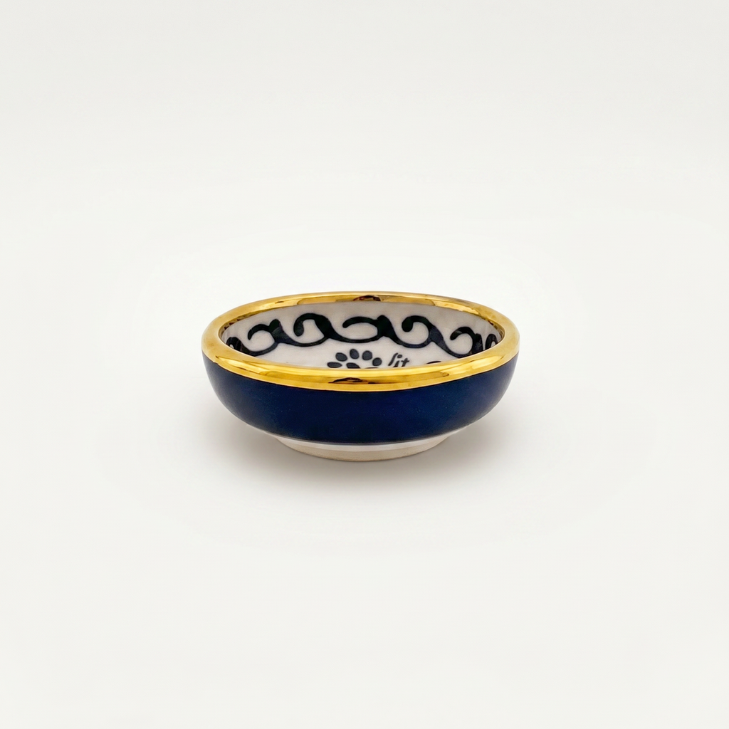 Place_the_ceramic_piece_on_a_c_Nano_Banana_2_03740.png