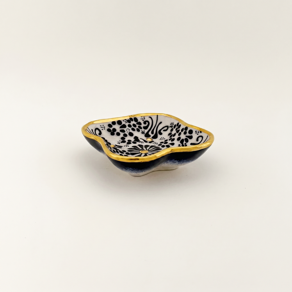 Place_the_piece_on_a_clean_neu_Nano_Banana_2_40456.png
