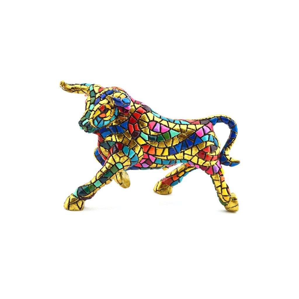 [28441] Figura decorativa TORO in MOSAICO DORATO, in resina dipinta a mano con la tecnica modernista del TRENCADÍS, nello stile di Gaudí. 6,5 x 13,5 x 9,5 cm