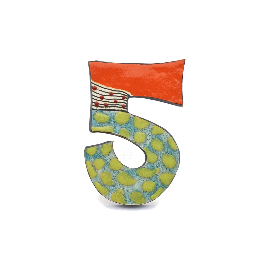 [13449] Numéro maison. Numéro "5" décorative de céramique faite et peinte à la main avec décoration Foc-Art multicolore. 16 cm x 11 cm x 1,5 cm